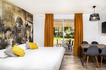 Chambre climatisée du SOWELL HÔTELS L’Olivier