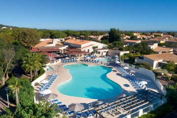La piscine du SOWELL HÔTELS Les Jardins du Cap 4* est parfaite pour souffler entre deux réunions