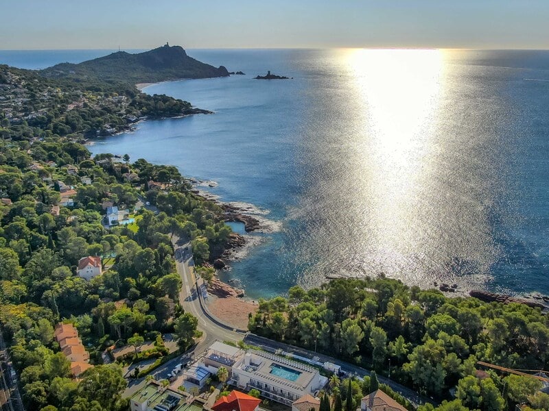 photo n°11 de Séminaires & Location de Salles à Saint-Raphaël – La Plage 4*, Côte d’Azur