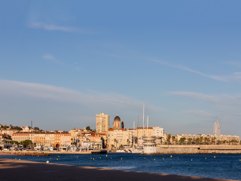 photo n°3 de Séminaires & Location de Salles à Saint-Raphaël – La Plage 4*, Côte d’Azur