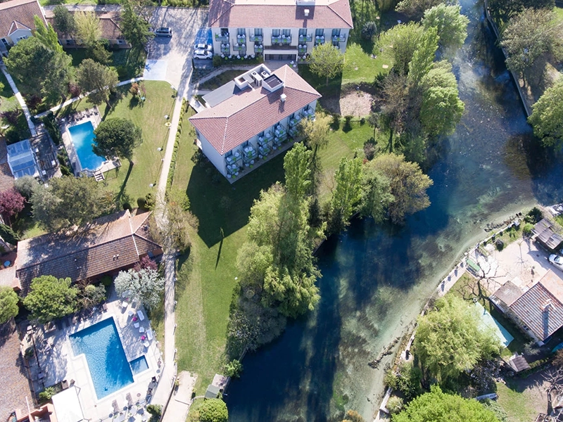 photo n°9 de Séminaires & Location de Salles au Domaine de la Petite Isle – L’Isle-sur-la-Sorgue en Provence